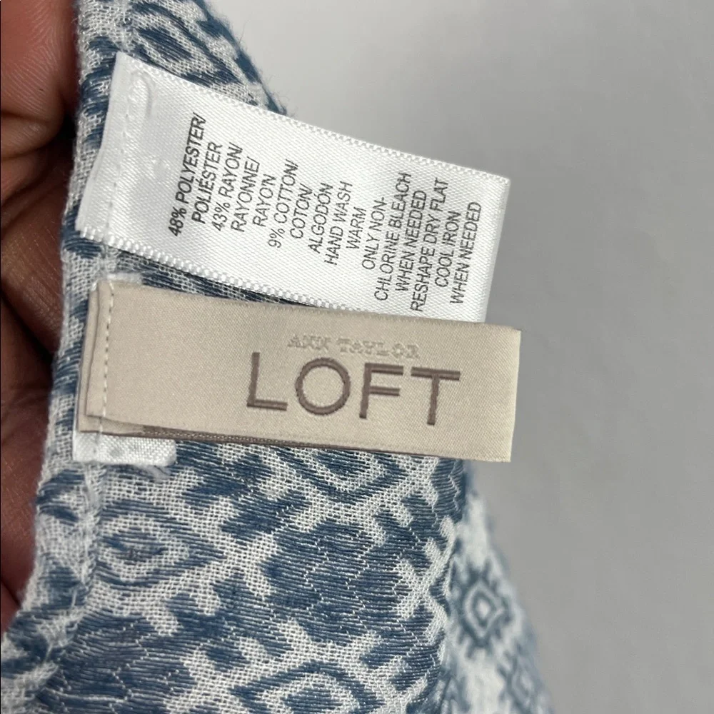 LOFT Women's White Blue Textured Infinity Scarf Geometric Pattern Chic Fall Wear